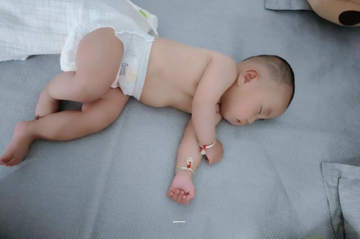 鹿邑宝宝上火有眼屎